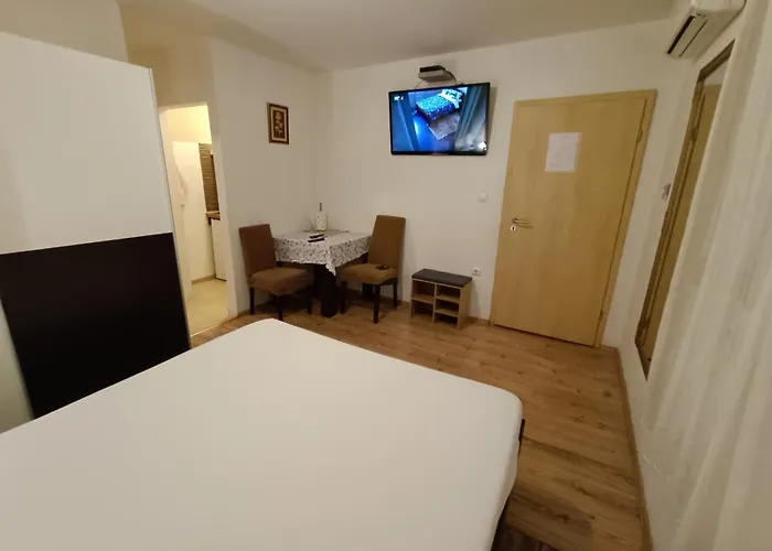Andria Apartment *